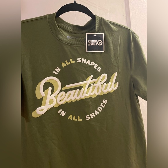 NWT “Beautiful In All Shades” Graphic Tee -Size: S - Picture 2 of 4